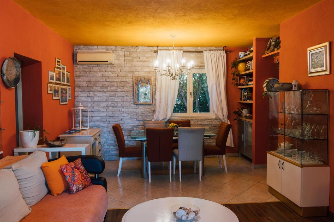 Villa Tropica Kaštela Esterno foto